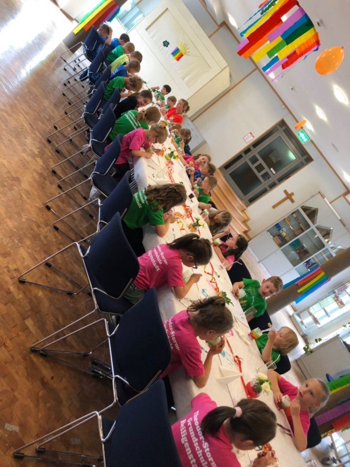 Eine Prüfung - so bunt wie der Regenbogen - Bergschule St. Elisabeth